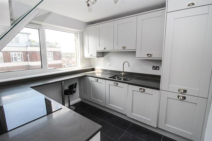 2 Bedroom Flat For Sale In St Clements Court East, Broadway West, Leigh-On-Sea, SS9