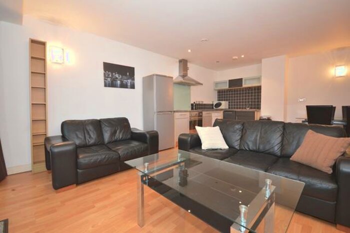 2 Bedroom Penthouse To Rent In West One Aspect, Cavendish Street, S3