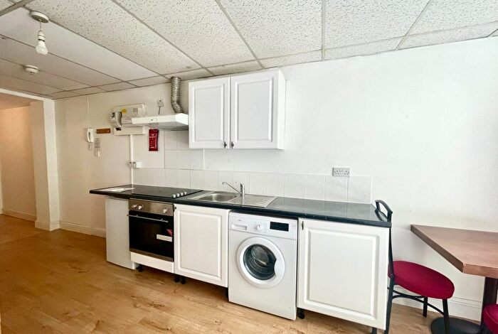 Studio To Rent In Kember Street, London, N1