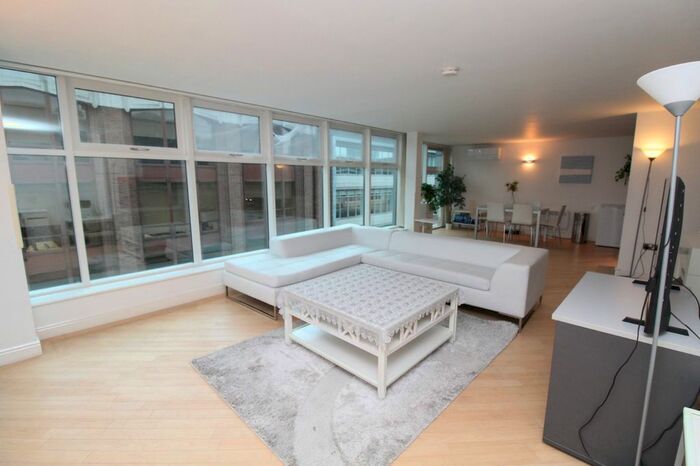 2 Bedroom Flat To Rent In , Whitworth Street West, Southern Gateway, Manchester, M1