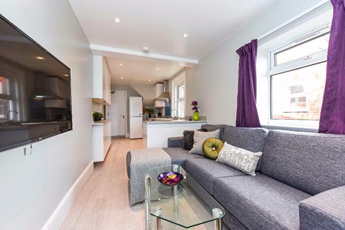 4 Bedroom House To Rent In Livingstone Road, SO14