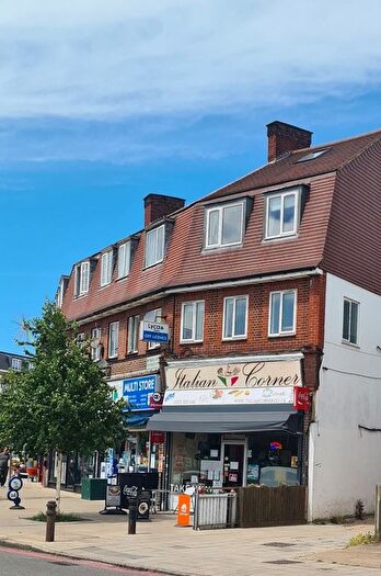 3 Bedroom Flat To Rent In Gunnersbury Avenue, London, W3