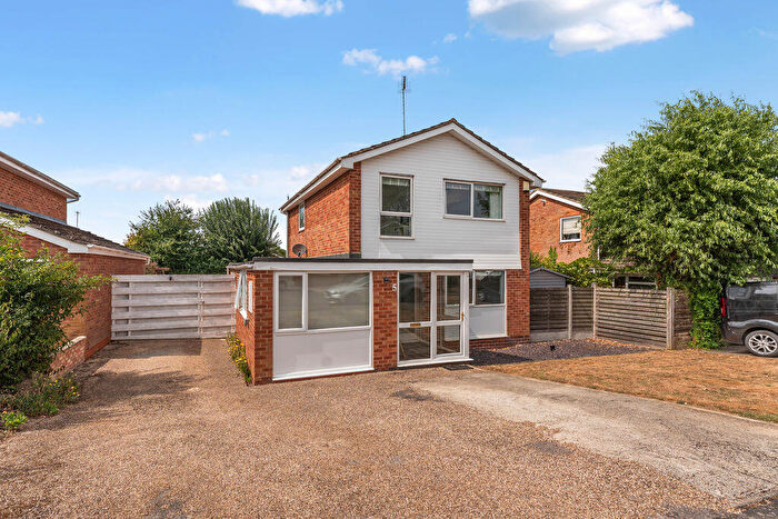 3 Bedroom Detached House For Sale In Longfellow Road, Banbury, OX16