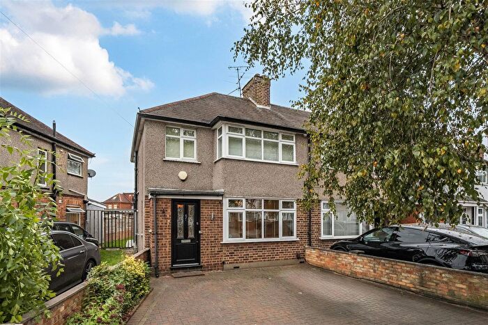 3 Bedroom End Terrace House For Sale In Waltham Avenue, Hayes, UB3