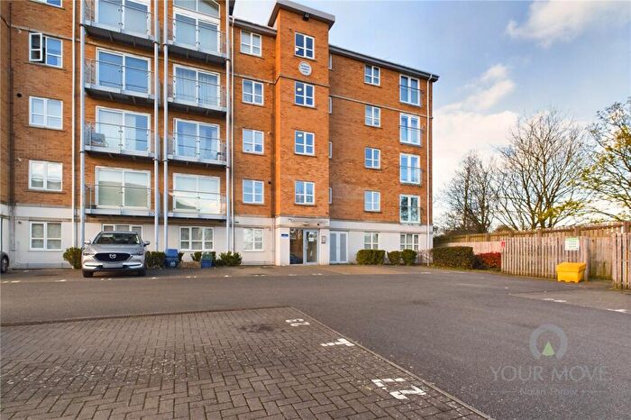 2 Bedroom Flat To Rent In Lion Court, Southbridge, Northampton, NN4