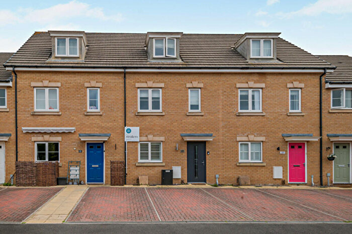 4 Bedroom Terraced House For Sale In Moyle Park, Hilperton, BA14
