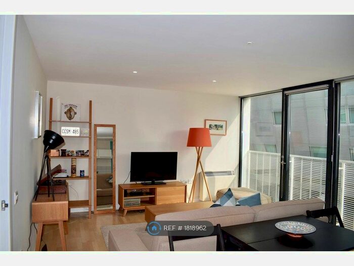 1 Bedroom Flat To Rent In Hester Road, London, SW11