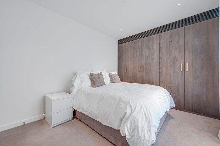 2 Bedroom Flat To Rent In West Hampstead Square, London, NW6