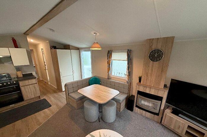 2 Bedroom Caravan For Sale In Viewfield Manor, Torranyard, Kilwinning, North Ayrshire, KA13