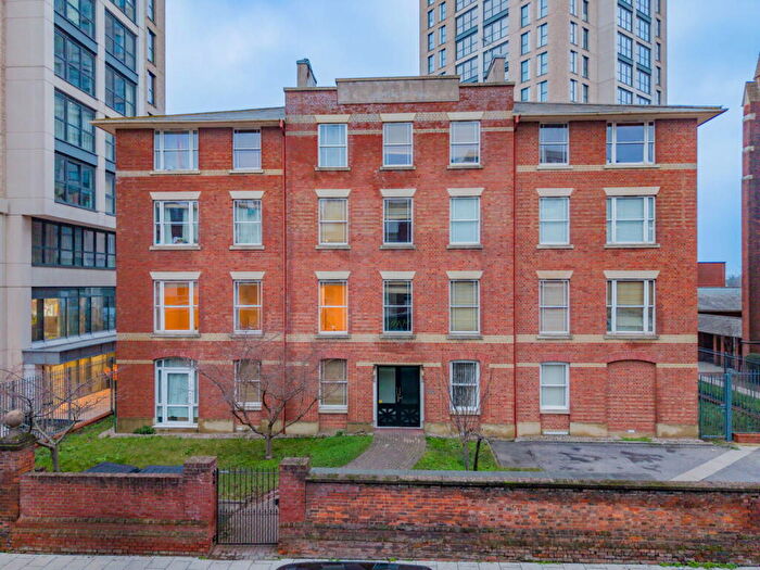 2 Bedroom Flat For Sale In Poplar Walk, Croydon, CR0