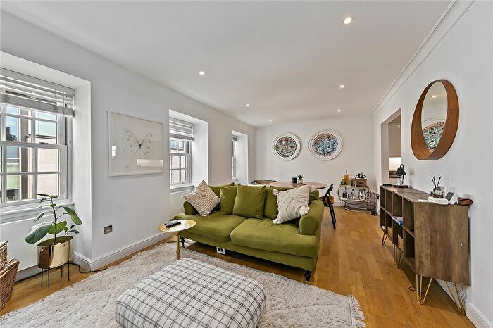 2 Bedroom Flat To Rent In George Street, Richmond, Surrey, TW9