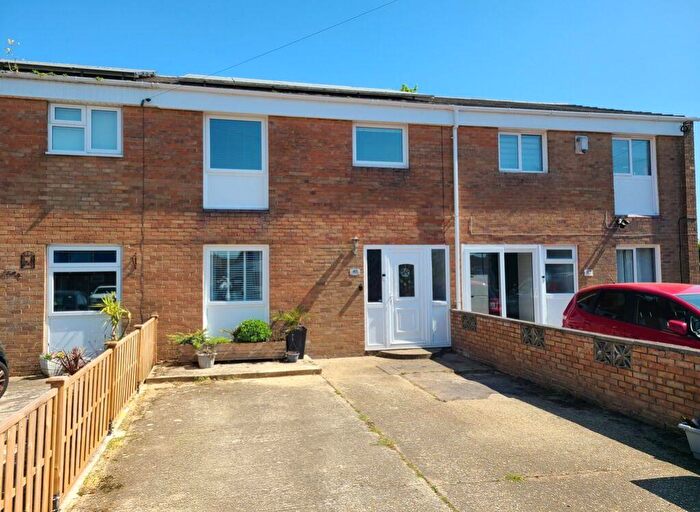 3 Bedroom Terraced House For Sale In Pembrey Close, Lordshill, SO16