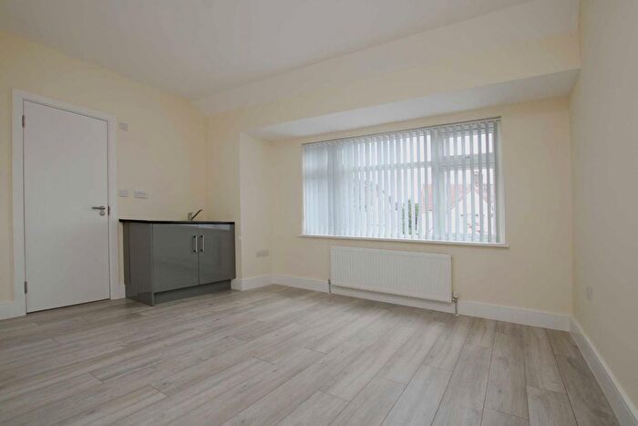 Studio To Rent In Church Stretton Road, Hounslow, TW3