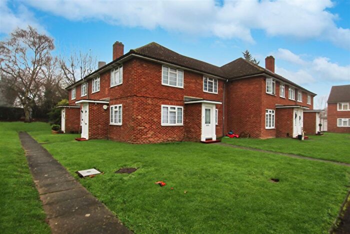 2 Bedroom Flat To Rent In Broadlawns Court, Harrow, HA3