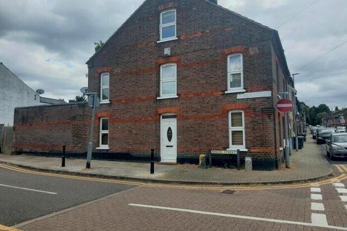 3 Bedroom Property To Rent In Baker Street, Luton, LU1