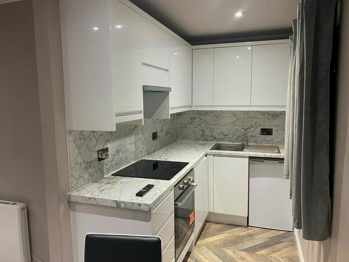 1 Bedroom Flat To Rent In Barnes Avenue, Southall, Middex, UB2