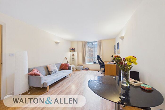 2 Bedroom Flat To Rent In The Hicking Building, Nottingham, NG2