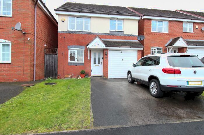 3 Bedroom Detached House To Rent In Lupin Grove, Walsall, WS5