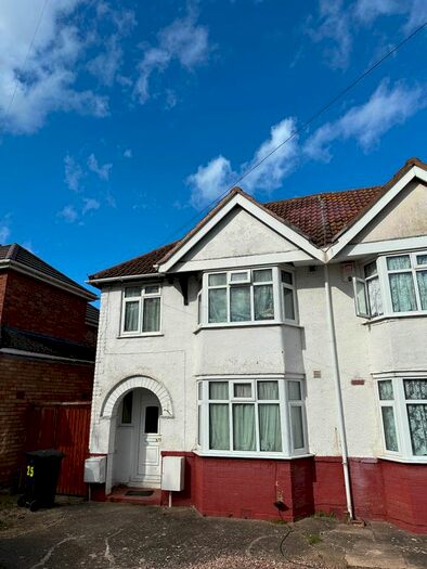 5 Bedroom Semi-Detached House To Rent In Grosvenor Road, Leamington Spa, CV31