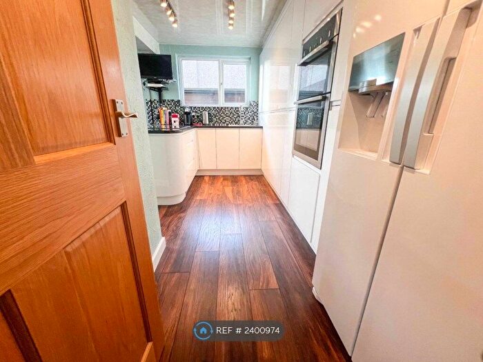 2 Bedroom End Of Terrace House To Rent In Broadway Crescent, Haslingden, Rossendale, BB4