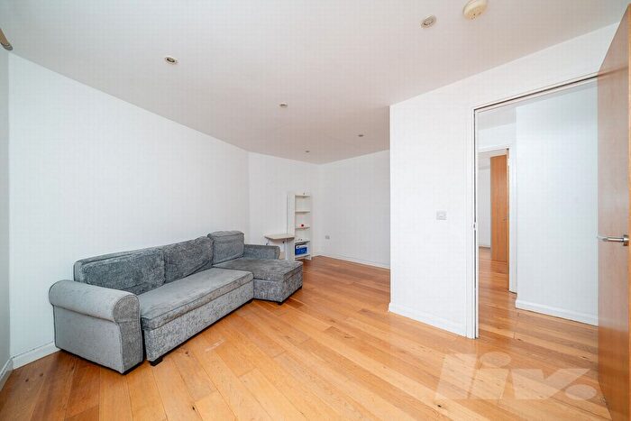 2 Bedroom Flat To Rent In High Street, Acton, W3