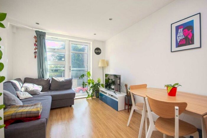 Studio To Rent In St. Thomas's Place, London, E9