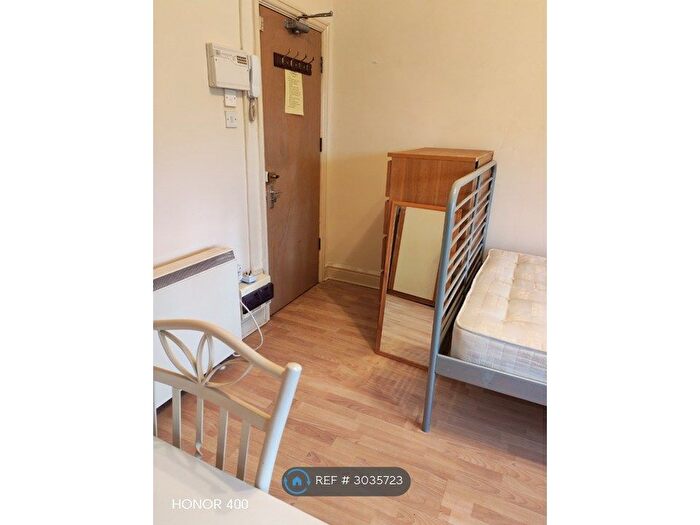Studio To Rent In Palatine Road, Manchester, M20