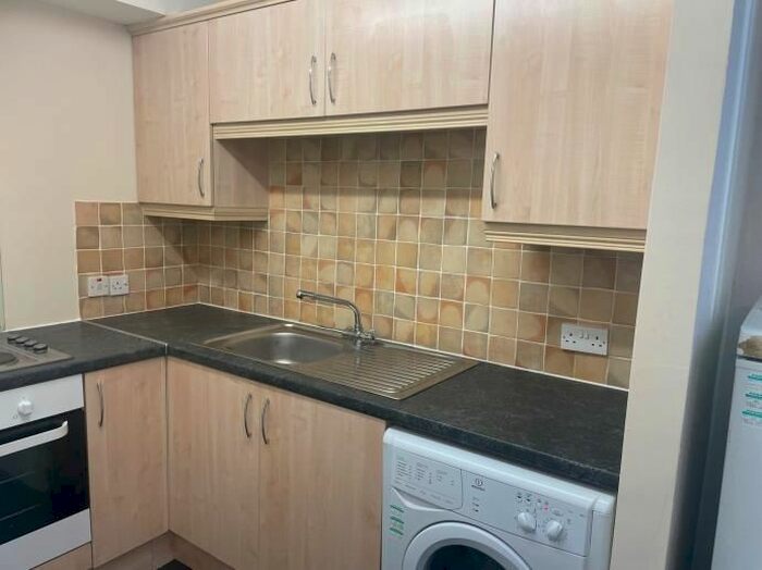 2 Bedroom Flat To Rent In Peddie Street (Off Hawkhill), Dundee, DD1