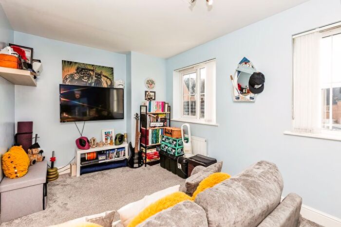 3 Bedroom End Of Terrace House For Sale In Parc Y Garreg, Kidwelly, Carmarthenshire, SA17