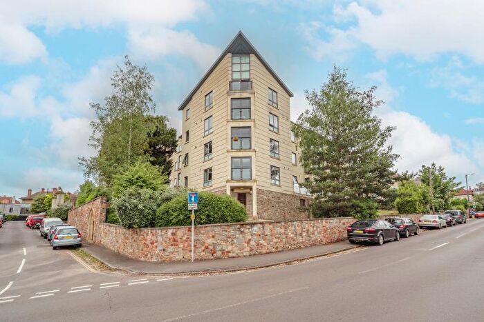 2 Bedroom Flat To Rent In Ashley Apartments - Ashley Hill, BS7