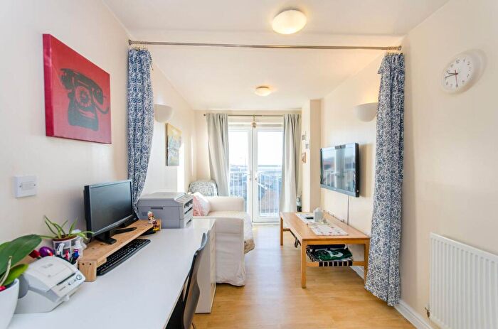 1 Bedroom Flat To Rent In Palmerston Road, Harrow, HA3