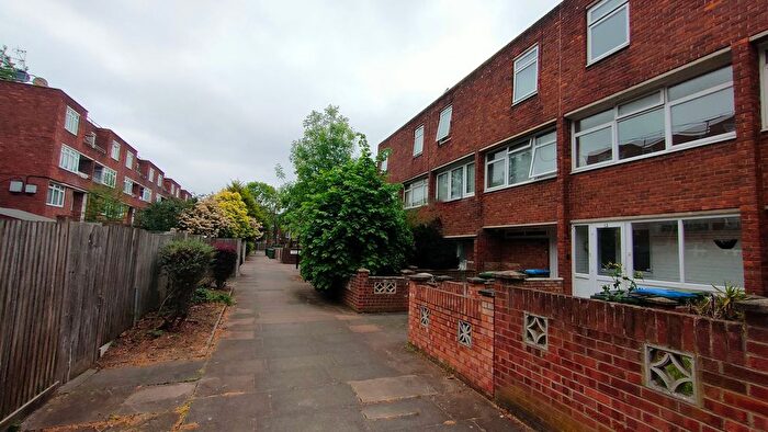 3 Bedroom Town House To Rent In Nassau Path, Thamesmead, SE28