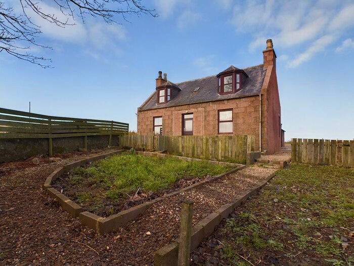 4 Bedroom Cottage For Sale In South Mains Of Ardiffery Farmhouse, Peterhead, AB42