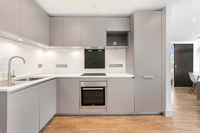 1 Bedroom Flat To Rent In Tolworth Tower, Ewell Road, Surbiton, KT6