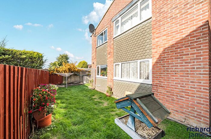 2 Bedroom Flat For Sale In Wroughton, Swindon, SN4
