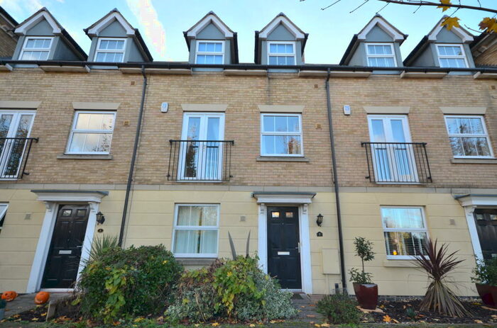 3 Bedroom Town House To Rent In Rotary Gardens, Gillingham, ME7