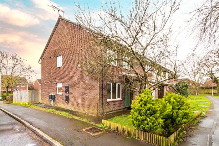 1 Bedroom Apartment For Sale In Chandos Close, Grange Park, Swindon, SN5