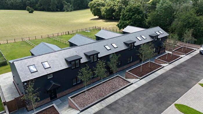 3 Bedroom Barn Conversion For Sale In Shantock Lane, Bovingdon, Hemel Hempstead, HP3