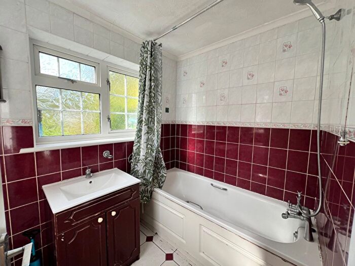 2 Bedroom End Of Terrace House To Rent In Kent Road, Southampton, Hampshire, SO17