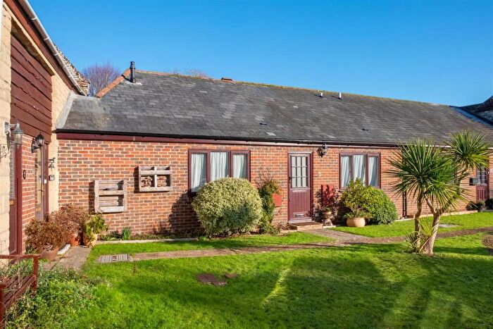 3 Bedroom Barn Conversion For Sale In Freshwater, Isle Of Wight, PO40