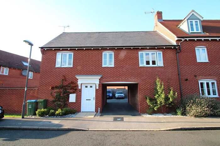 2 Bedroom House To Rent In Petronel Road, Aylesbury, HP19