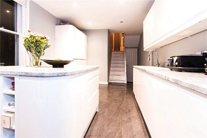 3 Bedroom Terraced House For Sale In Elderfield Road, London, E5