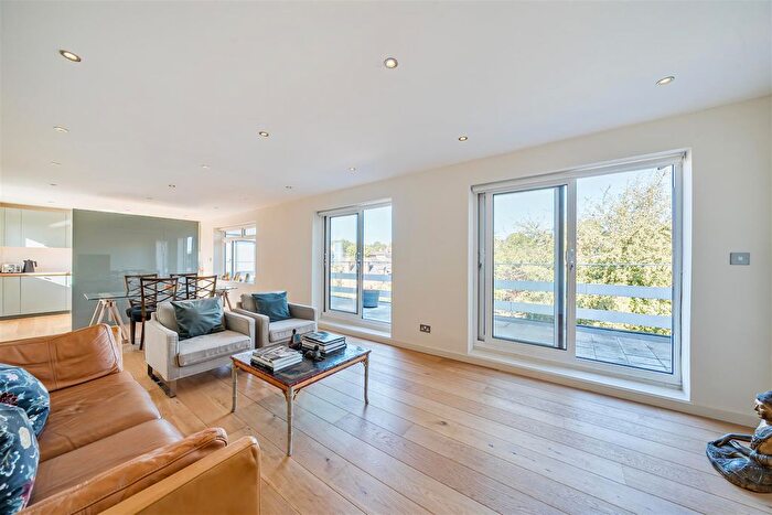 2 Bedroom Flat For Sale In Worple Road, Wimbledon, SW19