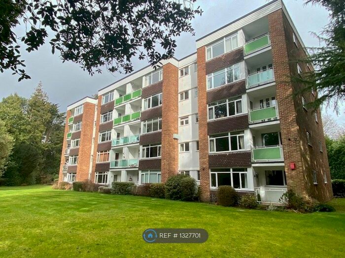 2 Bedroom Flat To Rent In The Avenue, Poole BH13