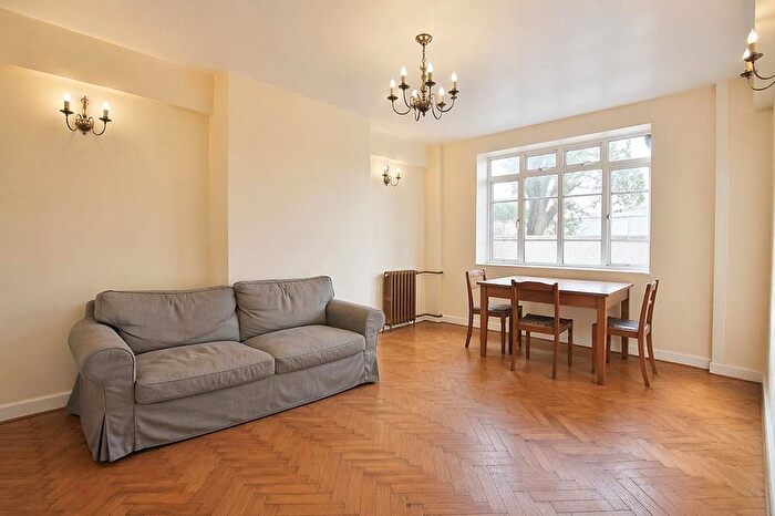 3 Bedroom Flat To Rent In Bolsover Street, Marylebone, London, W1W