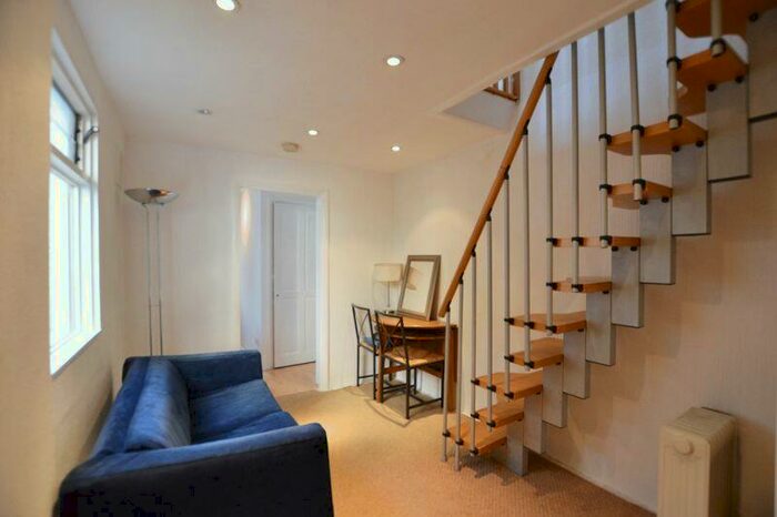 1 Bedroom Apartment To Rent In Portsmouth Road, Thames Ditton, KT7