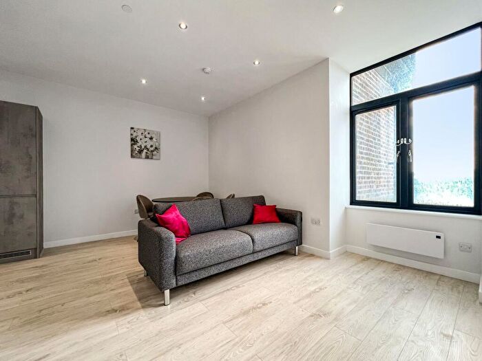2 Bedroom Apartment To Rent In Block F, Victoria Riverside, Leeds City Centre, LS10