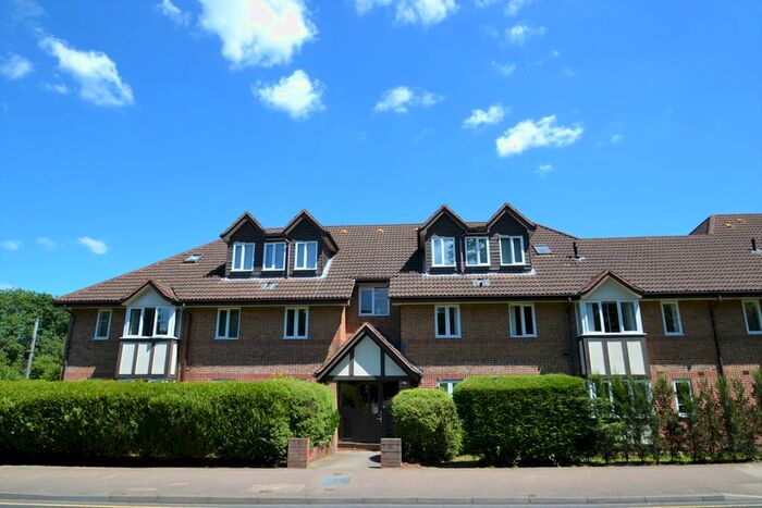 2 Bedroom Flat To Rent In Watling Street, Radlett, WD7