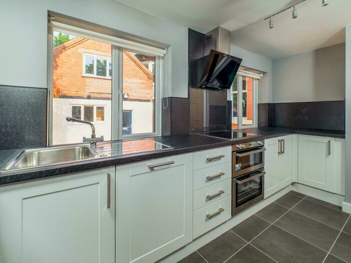 2 Bedroom Apartment To Rent In Pelham House, Vivian Avenue, Nottingham, NG5