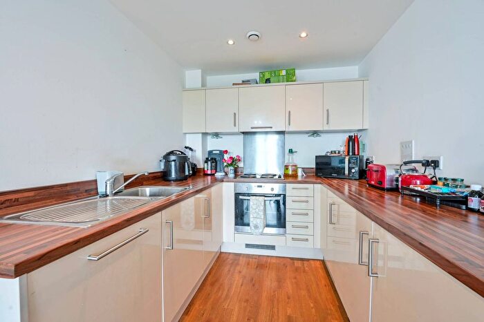 Studio To Rent In Guildford Road, Woking, GU22